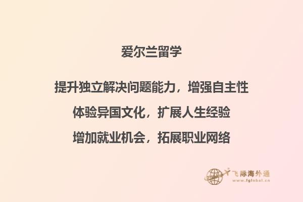 拿着书的女士